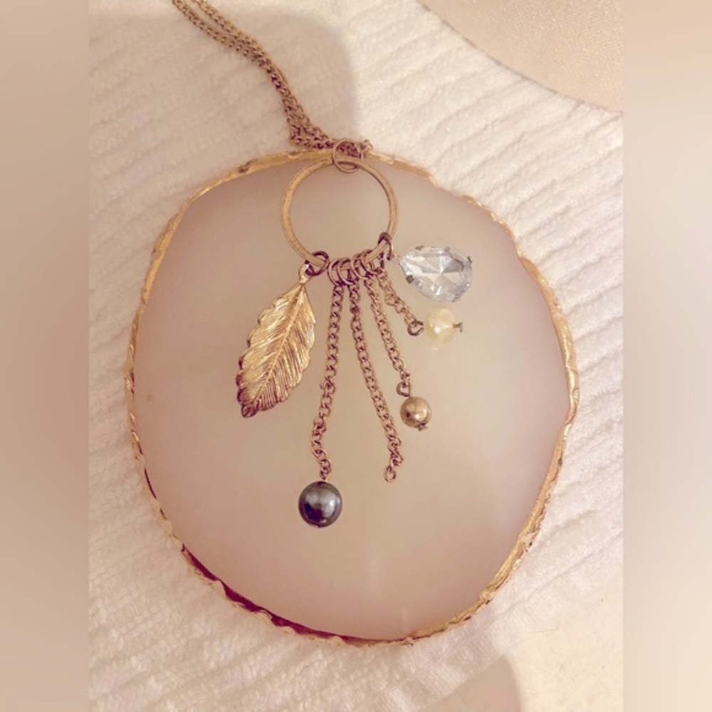 2 for 30$ Women long gold chain Vintage Necklace pendants pearls gold feather - Picture 4 of 9